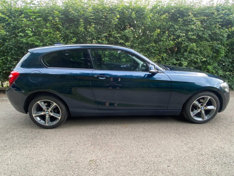 BMW 1 SERIES