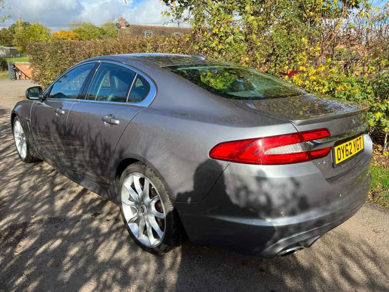 JAGUAR XF