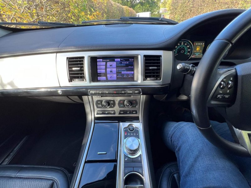 JAGUAR XF