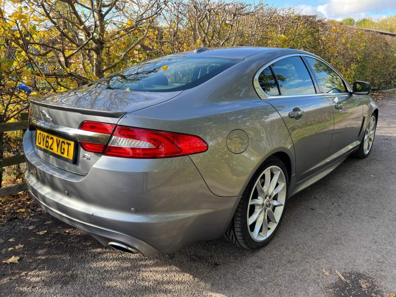 JAGUAR XF