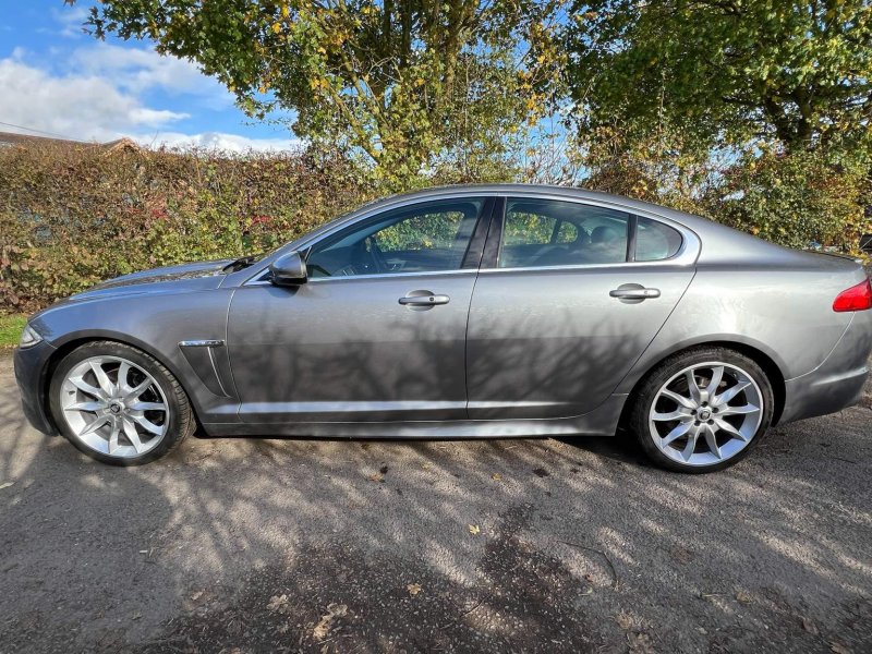JAGUAR XF
