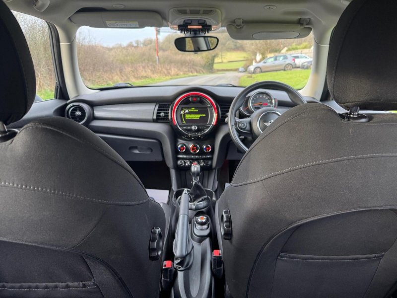 MINI HATCH