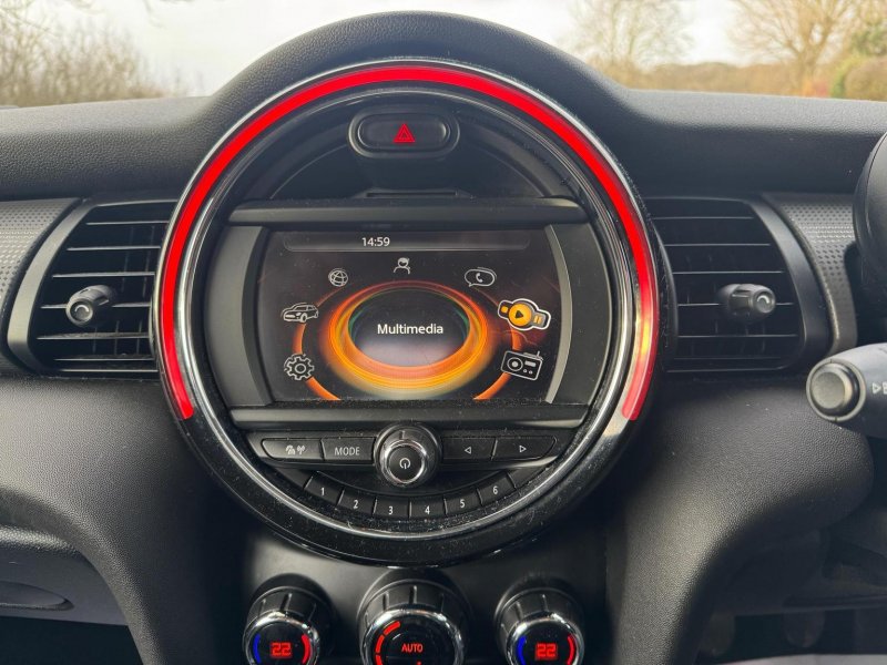 MINI HATCH