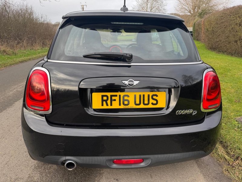 MINI HATCH