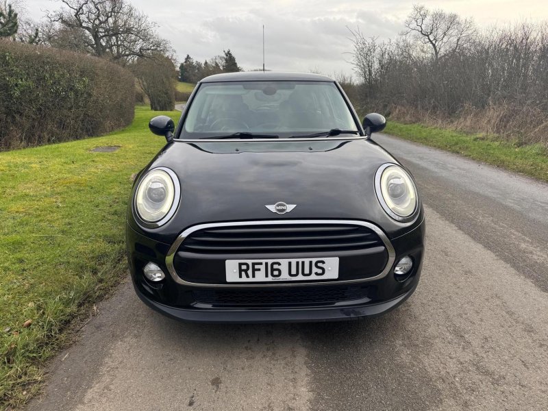 MINI HATCH