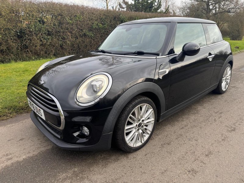 MINI HATCH