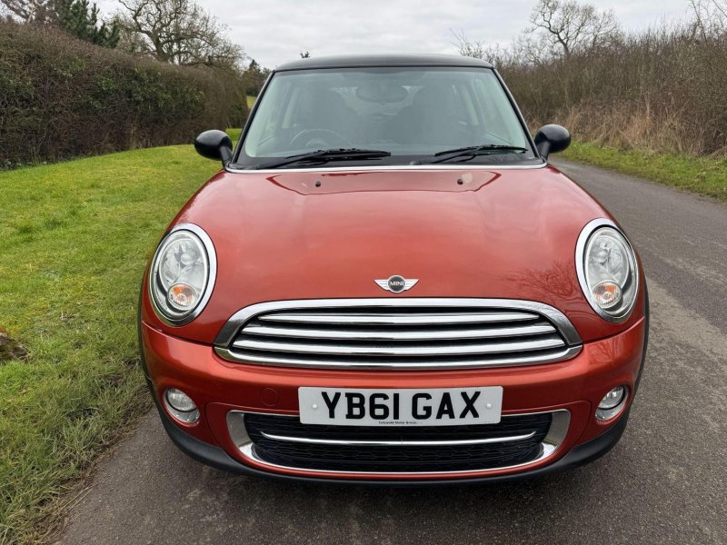 MINI HATCH