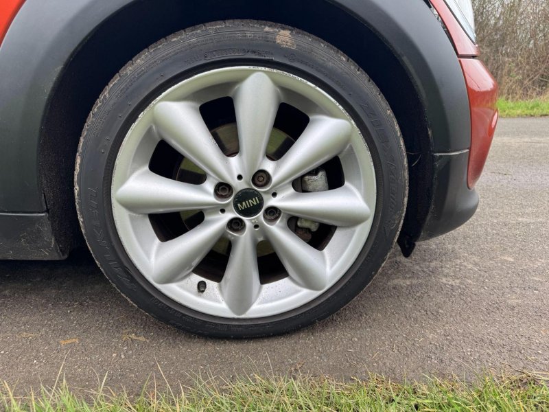 MINI HATCH