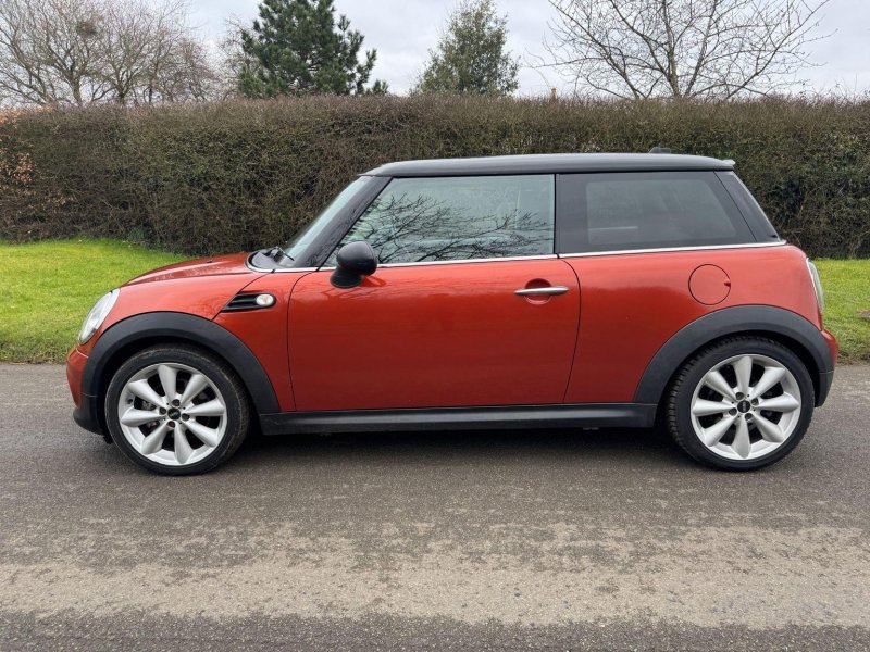 MINI HATCH