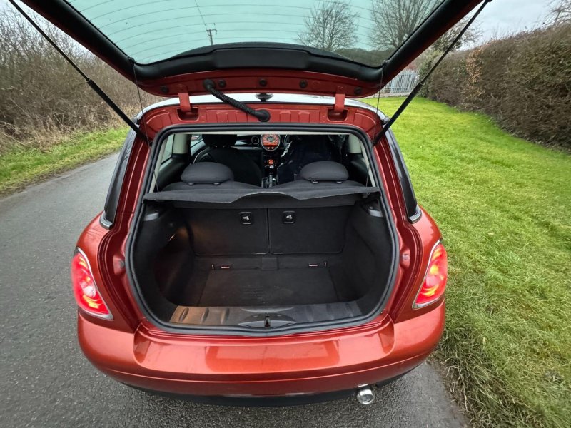 MINI HATCH