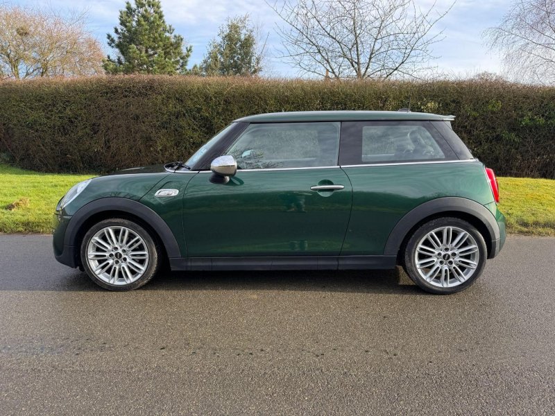 MINI HATCH