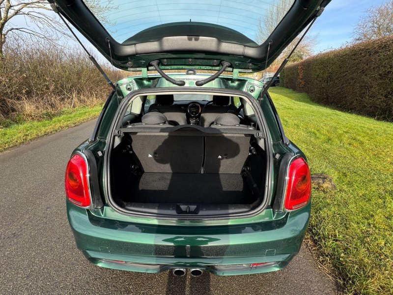 MINI HATCH