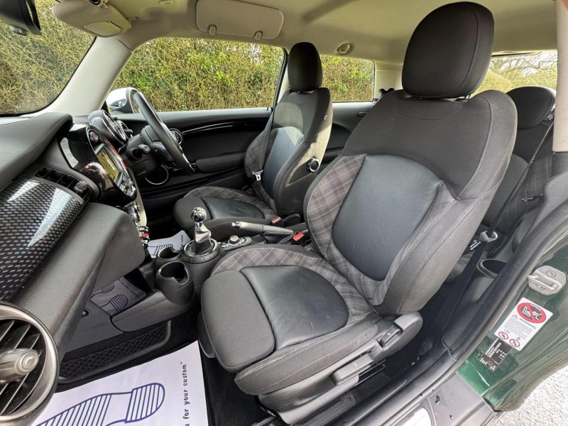 MINI HATCH