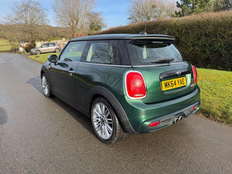 MINI HATCH