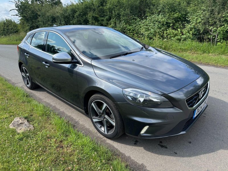 VOLVO V40