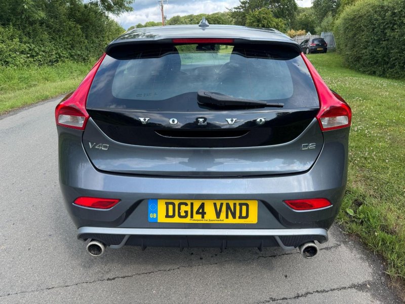 VOLVO V40