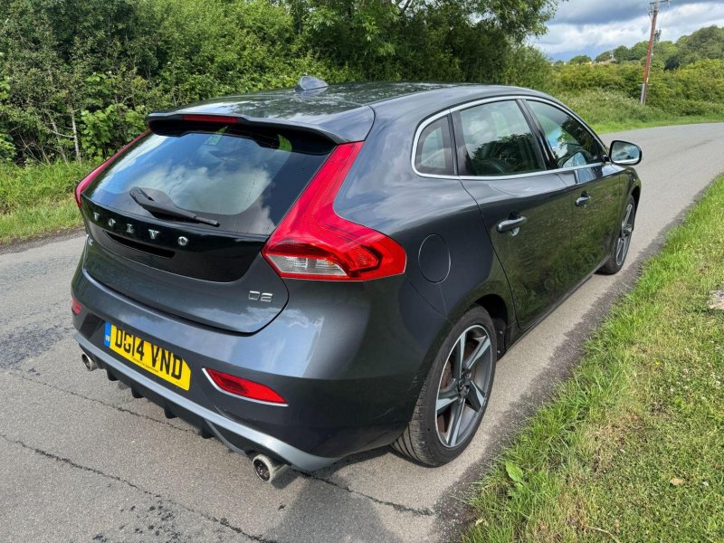 VOLVO V40