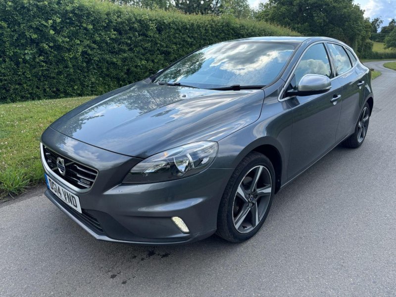 VOLVO V40